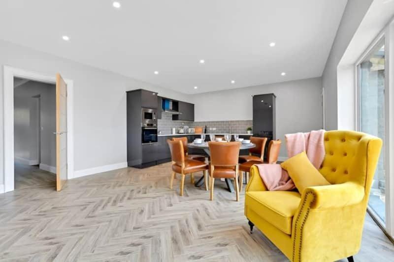 Bayview Luxury 3 Bedroom Apartment First Floor Downings Exterior photo